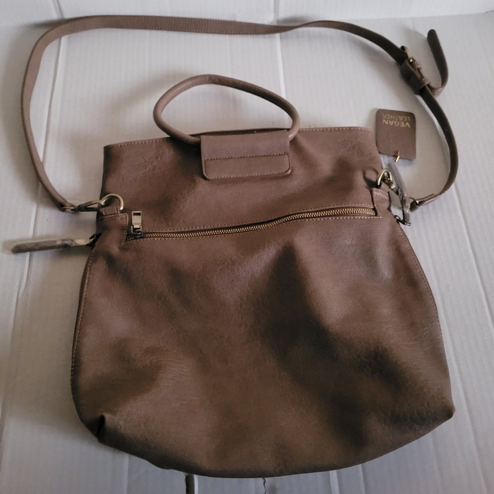 Sasha + Sofi Crossbody Handbag Satchel Adjustable Purse Brass Tan Shoulder Strap